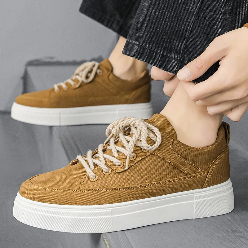 Men Skateboarding Shoes Low Cut Canvas Shoes Flat Skateboard Shoes Men Fashion Platform Canvas Sneakers Lace-up Men Canvas Shoes