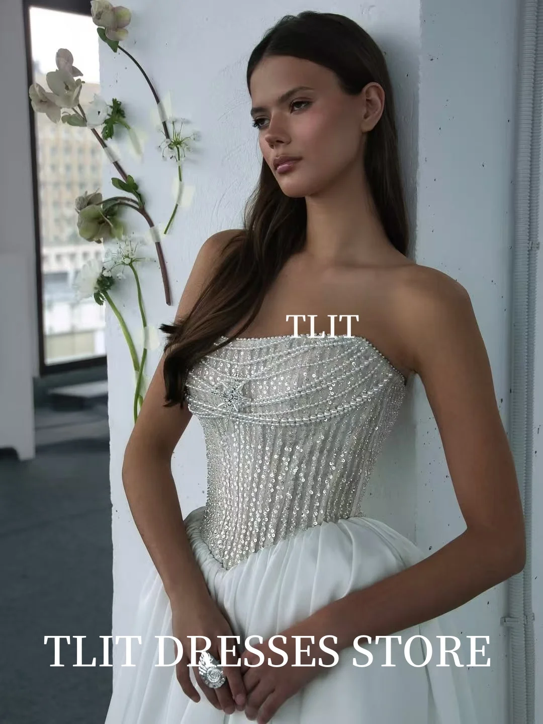 TLIT エレガントなホワイト A ラインのウェディングドレス アップリケ クリスタル パール ブライダルドレス فساتين زفاف カスタマイズされたストラップレスのガウン