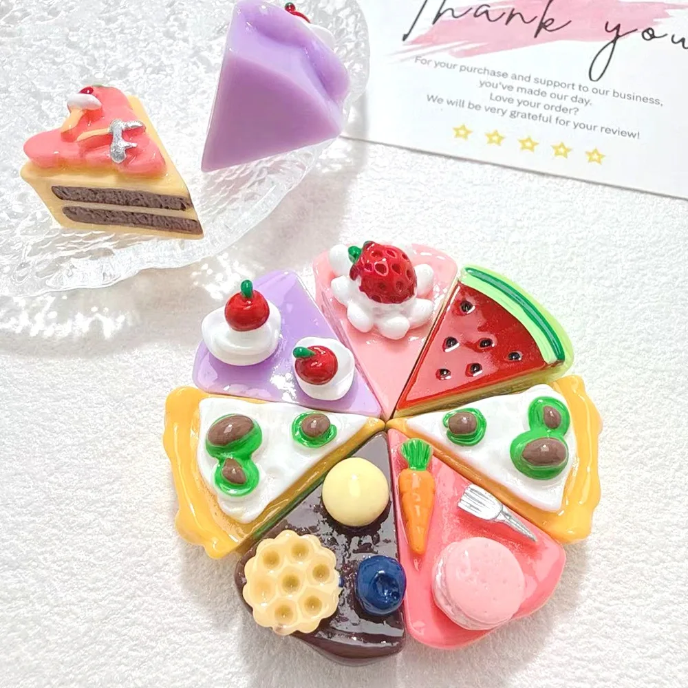 10/100pcs 3D Miniature Triangle Cream Cake Resin Charms Cute Strawberry Chocolate Dessert Pendant Dollhouse Diy Handmade Make