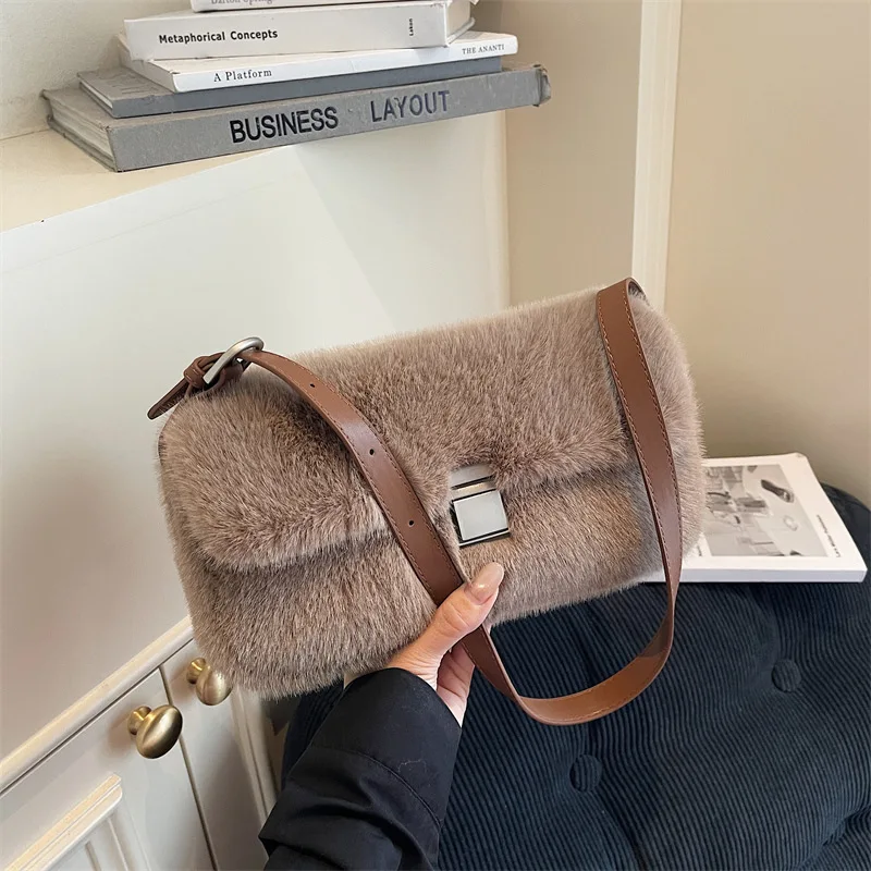 

Women's Cute Artificial Fur Shoulder Bag Lightweight Mini Crossbody Purse for Winter