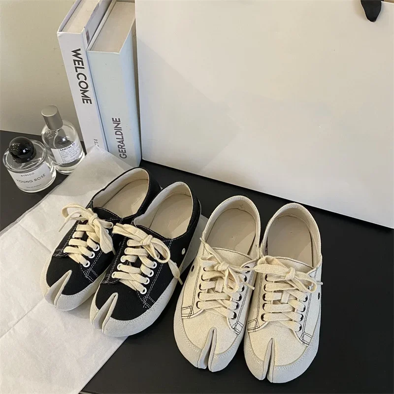 Lace Up Fashion Canvas Shoes Split Toe Vulcanize Footwear 2024 New Leisure Women Flats Spring Autumn Slip On Cozy Zapatosย Mujer