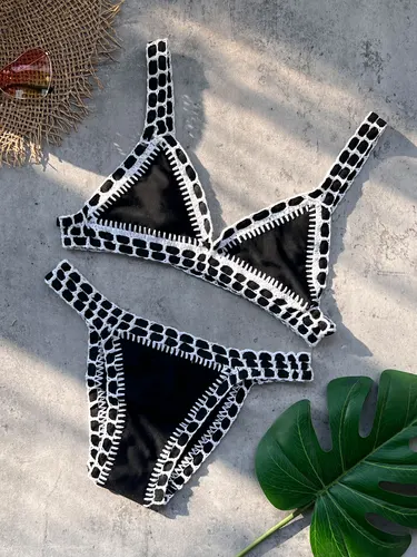 Imagen 2 del producto 2025 Nuevo conjunto de bikini naranja sexy con diseño plisado y anillos dorados: correas ajustables, perfecto para ropa de playa y fiestas en la piscina