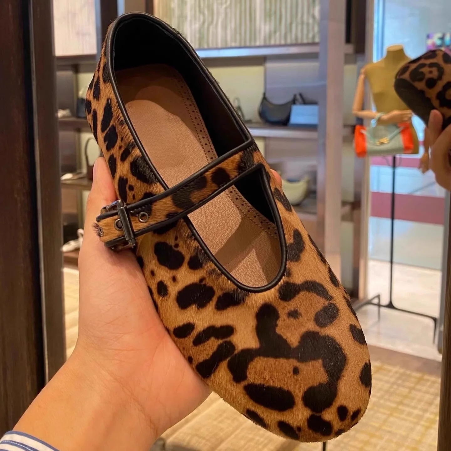 

Retro Round Toe Shallow Horse Hair Leopard Print Mary Jane Niche Versatile Flat Loafers Round Toe Buckle Women Shoes Chaussure