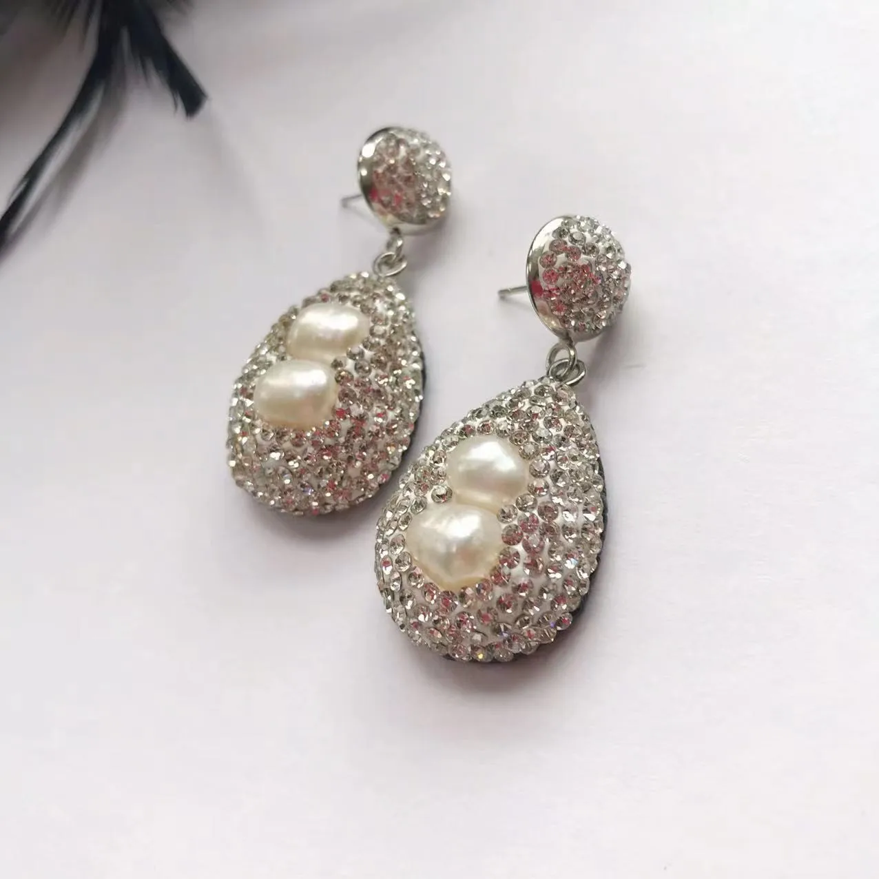 

European and American niche design earrings earrings ins trendy silver simple female versatile