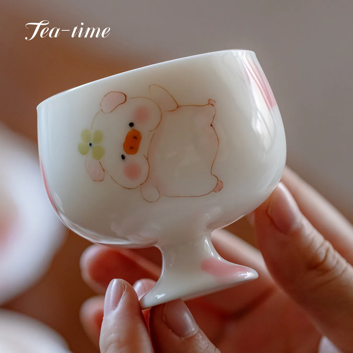 الإبداعية رسمت باليد فنجان الشاي لطيف خنزير فنجان شاي عالية أقدام أكواب سيراميك الصينية الخزف جينغدتشن كوب هدية وعاء شاي فريد هدية