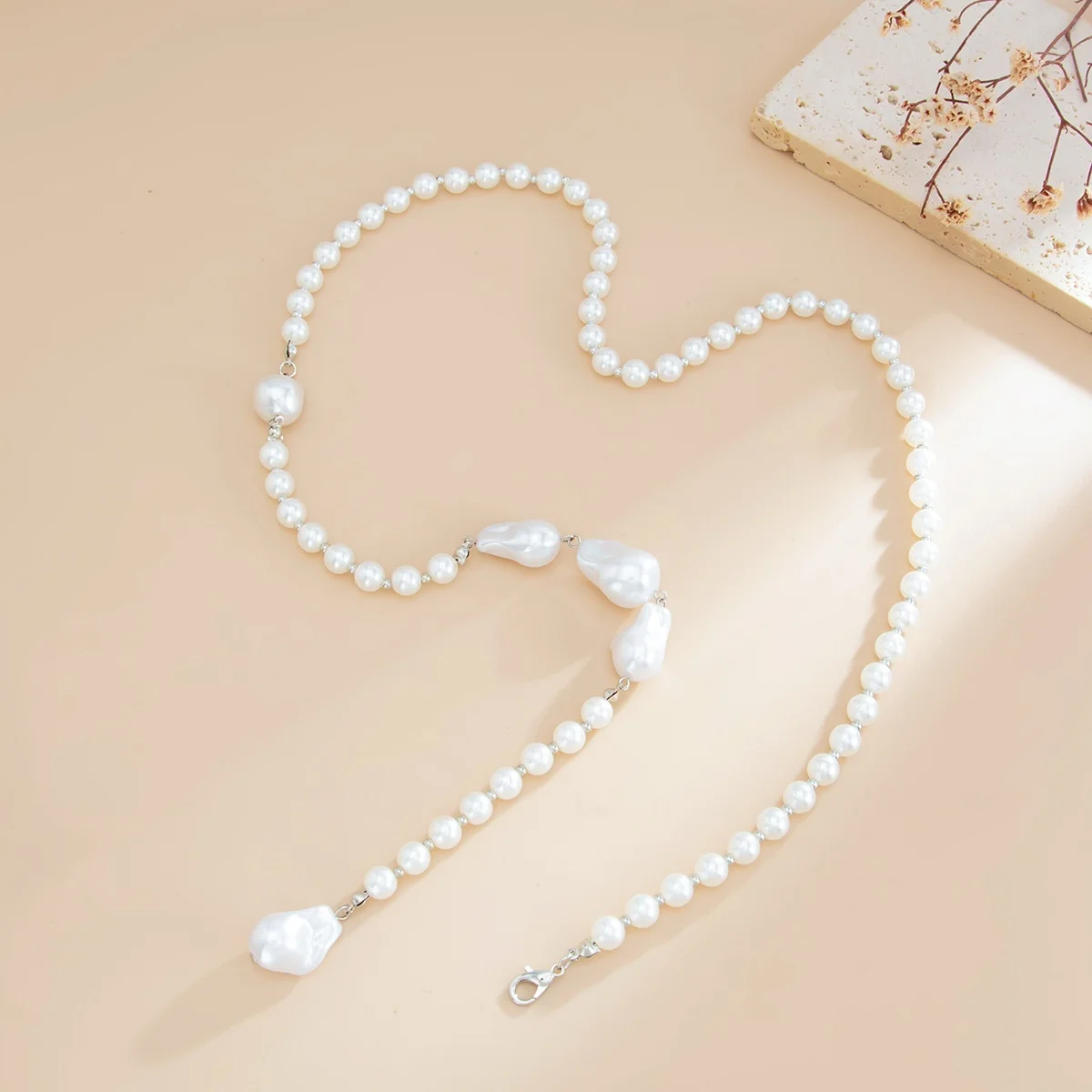 Französischer eleganter Barock-Halsschmuck mit unregelmäßigen Imitationsperlen und langen Quasten, Rückenkette für Damen und Herren, schicker geometrischer Körperschmuck – Detail 16