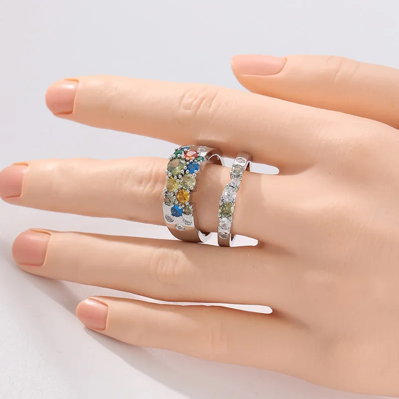 Funkelnder Eingelegter Blauer CZ Damenring Trendiger Goldfarbener Handgravierter Geometrischer Alltags- und Partyschmuck Jubiläumsgeschenk – Detail 4