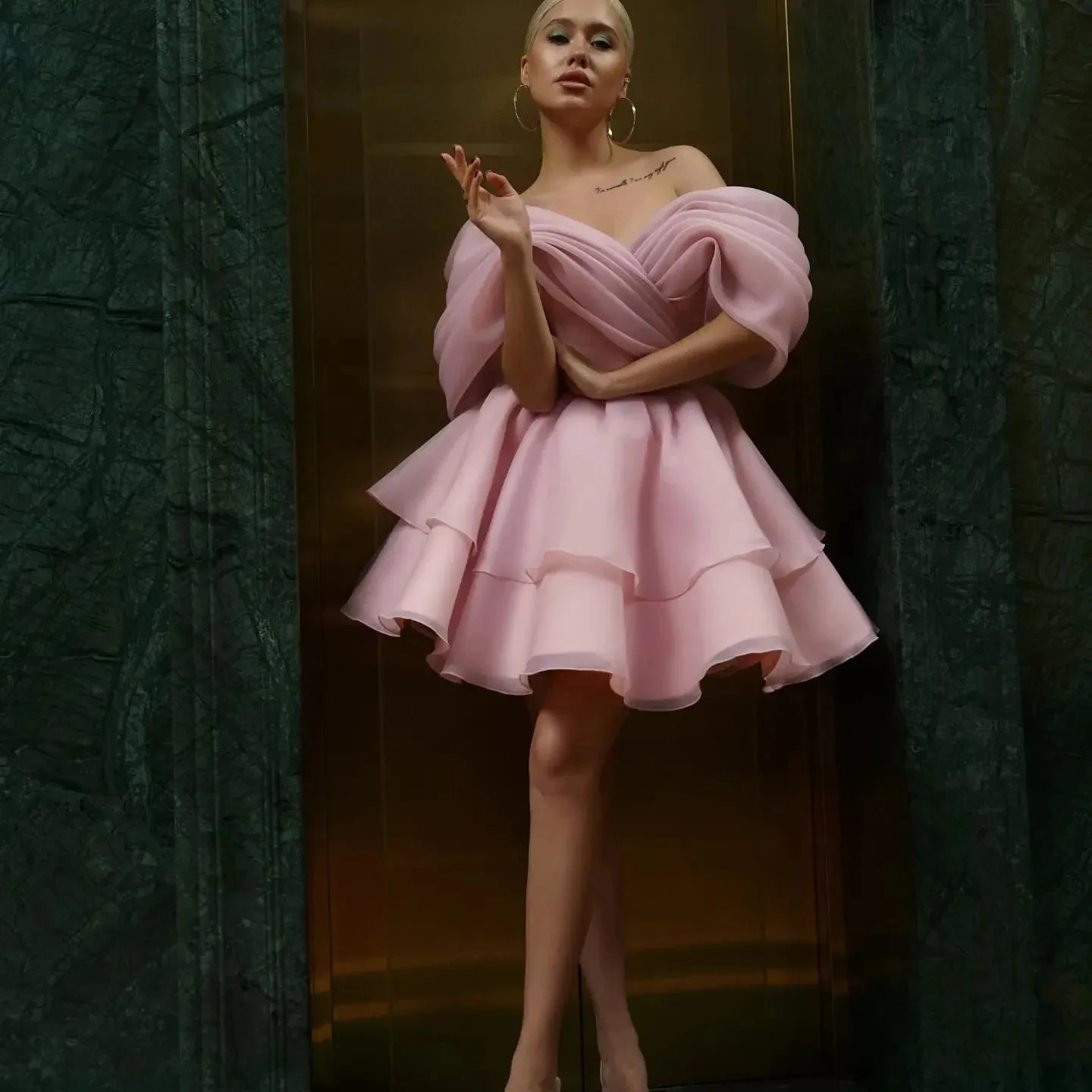

2025 New Pink Short Formal Prom Dress Off Shoulder Pleats Organza Women Birthday Gowns Party Dresses Graduation Holiday Club