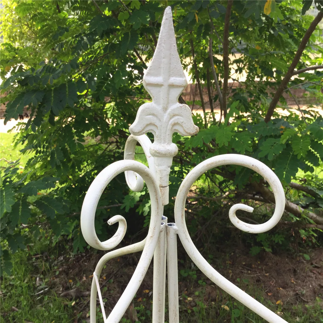 Vintage clematis climbing pergola outdoor three-sided three-dimensional potted iron flower stand plant rose climbing bracket