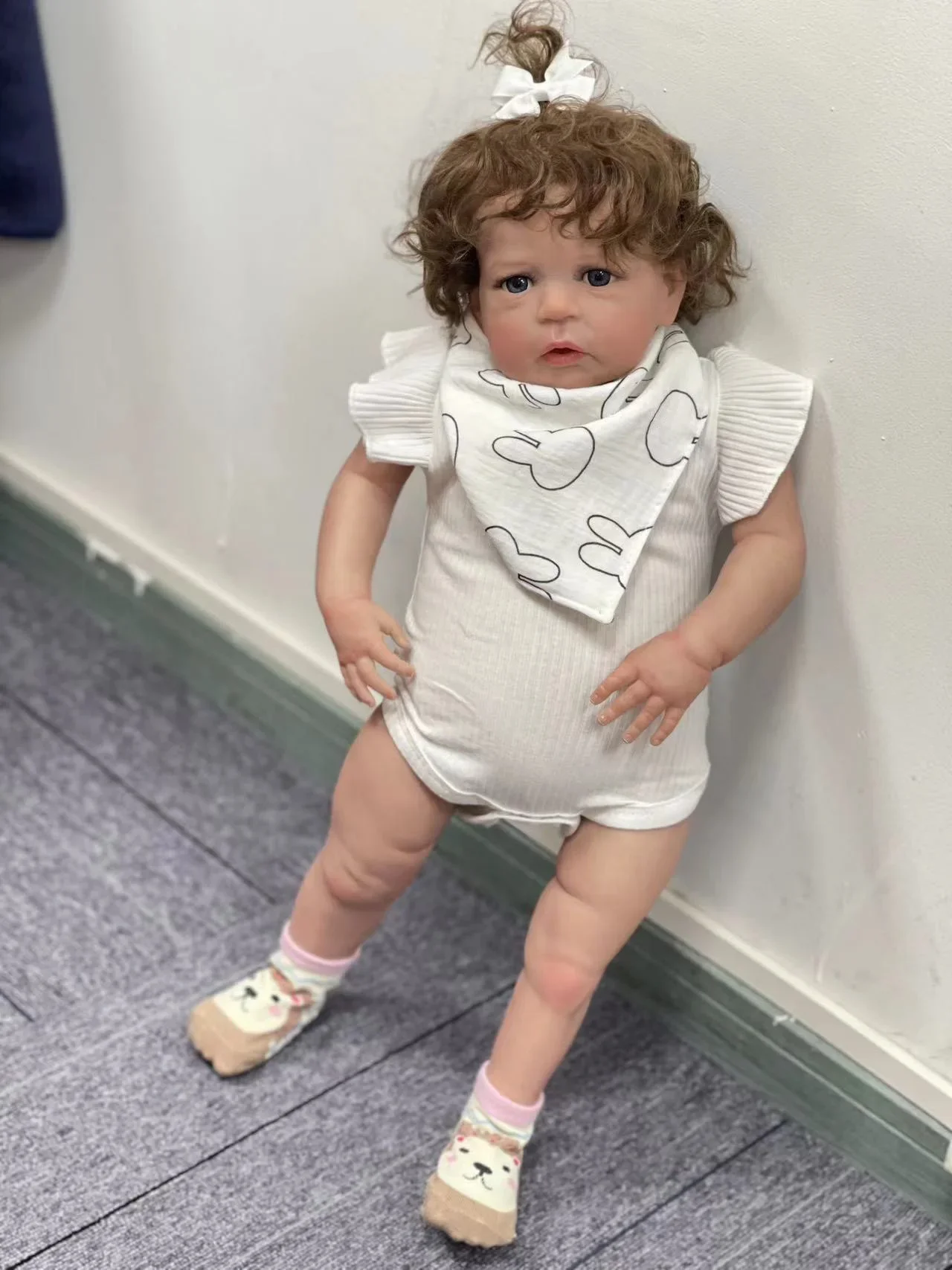 Sandie 60CM Zacht Katoen Lichaam Levensechte Reborn Pop Meerdere Lagen Schilderen 3D Huid Zichtbare Aderen Met Handwortel haar