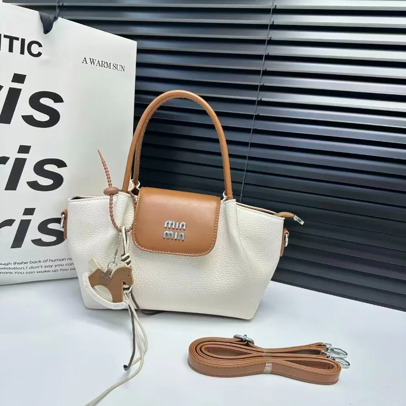 

Stylish Ladies Messenger Bag Shoulder Bag, Genuine Leather Hand Bags Crossbody Bag from Famous Designer