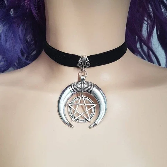 Witchy Choker Necklace with pentagram or inverted pentagram, Halloween necklace, gothic witch occult satanic pentacle wiccan