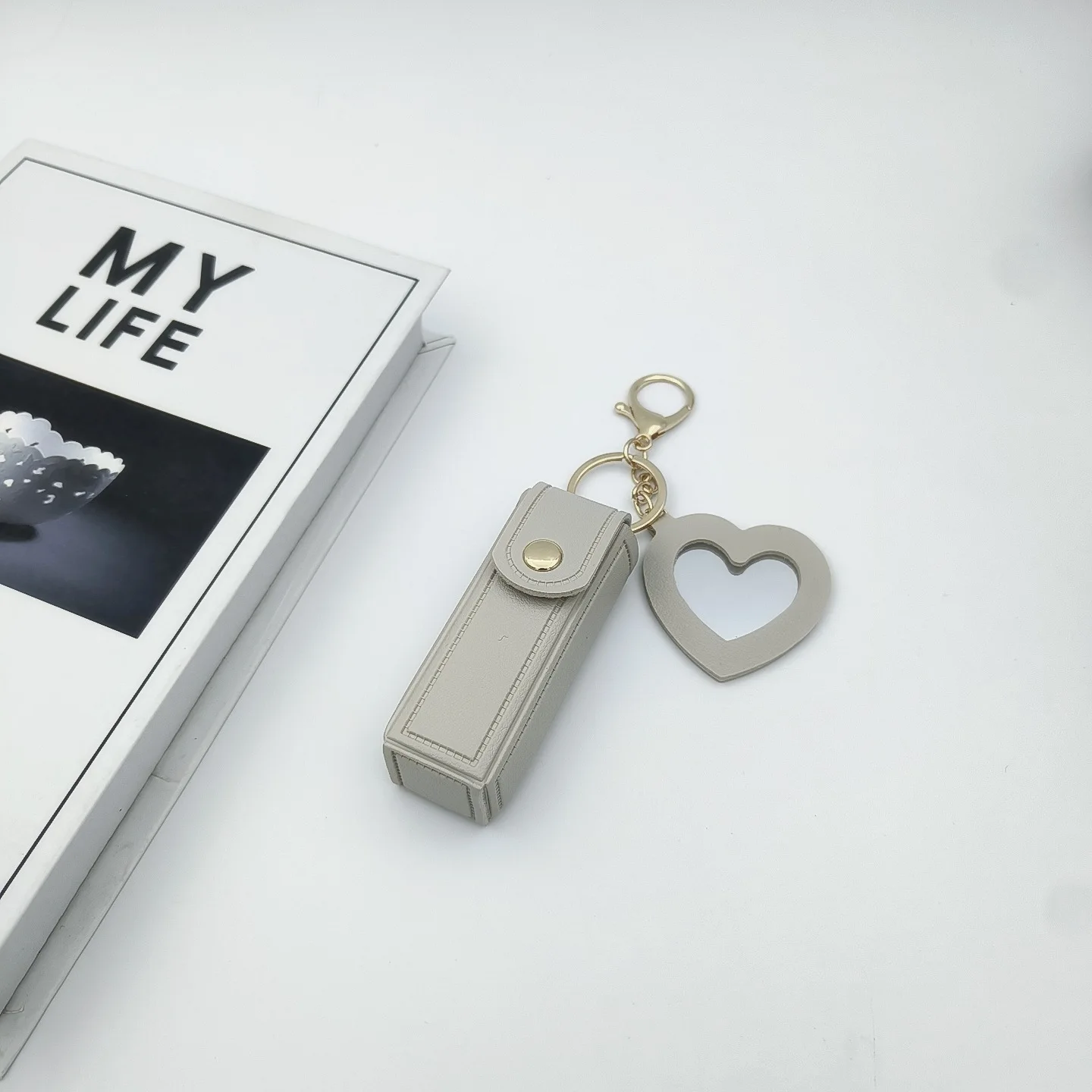 Fashion Leather Keychain with Mirror, Trendy Mini Pouch