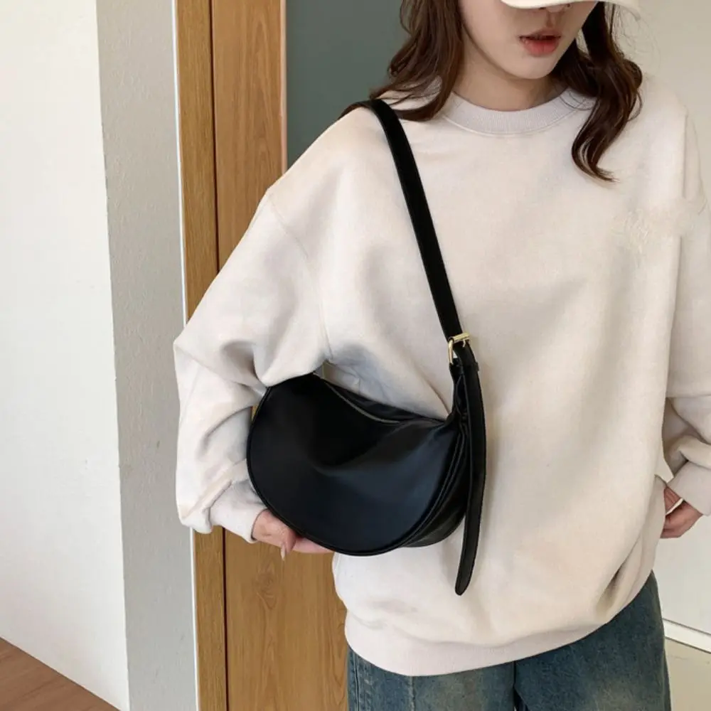 

Solid Color Vintage Crossbody Bags Adjustable Strap Zipper PU Leather Shoulder Bag Korean Style Large Capacity