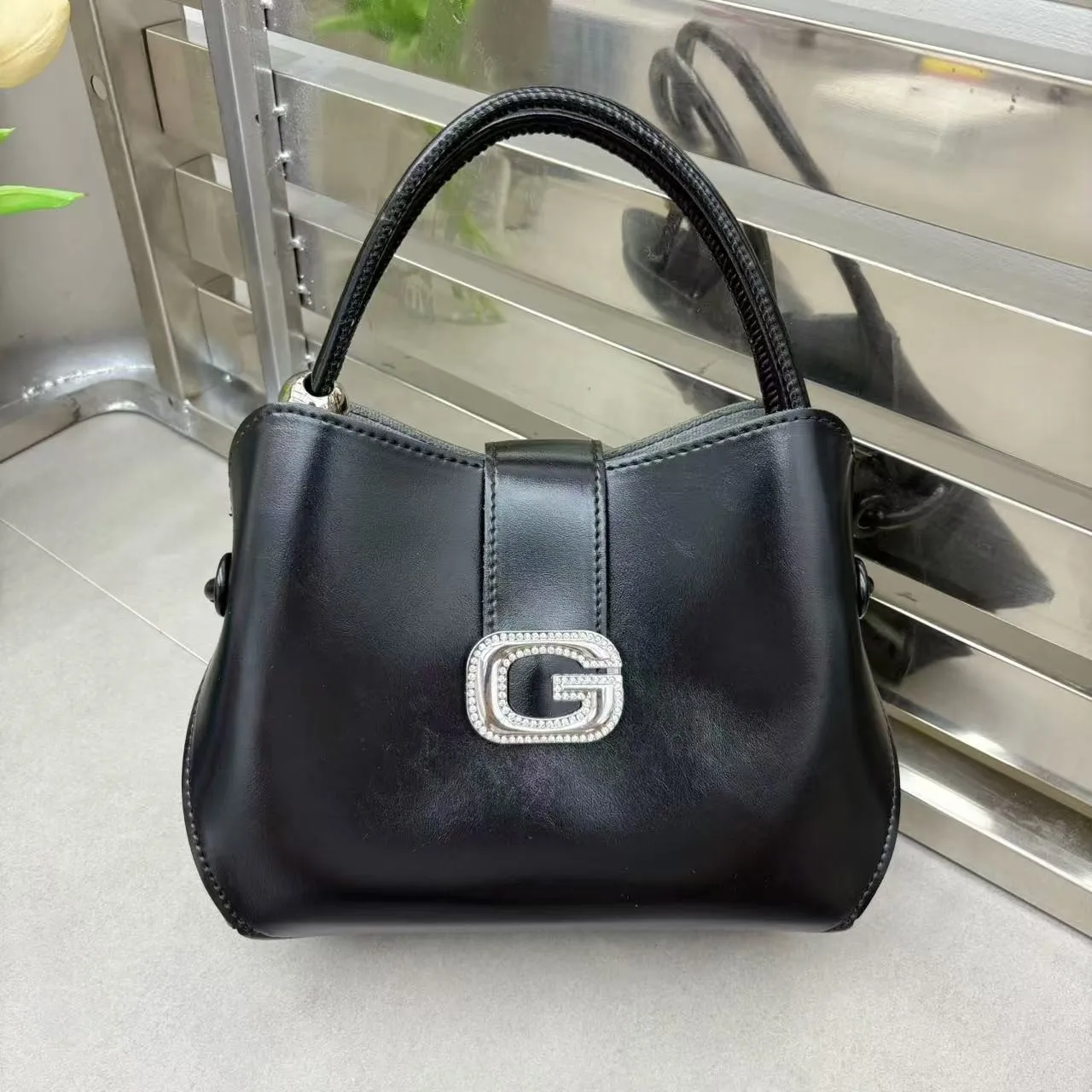 

Popular Classic Elegant Messenger Bag Leather For Women, Crossbody Shoulder Handbag Famous Designer Spacious And Fashionable