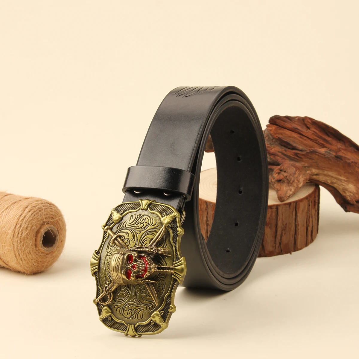 2025 جديد رجل أحمر العين الجمجمة النحاس مشبك 3.7 سنتيمتر واسعة حزام خصر عصري للرجال والنساء أحزمة نمط الدنيم الغربي cintura uomo