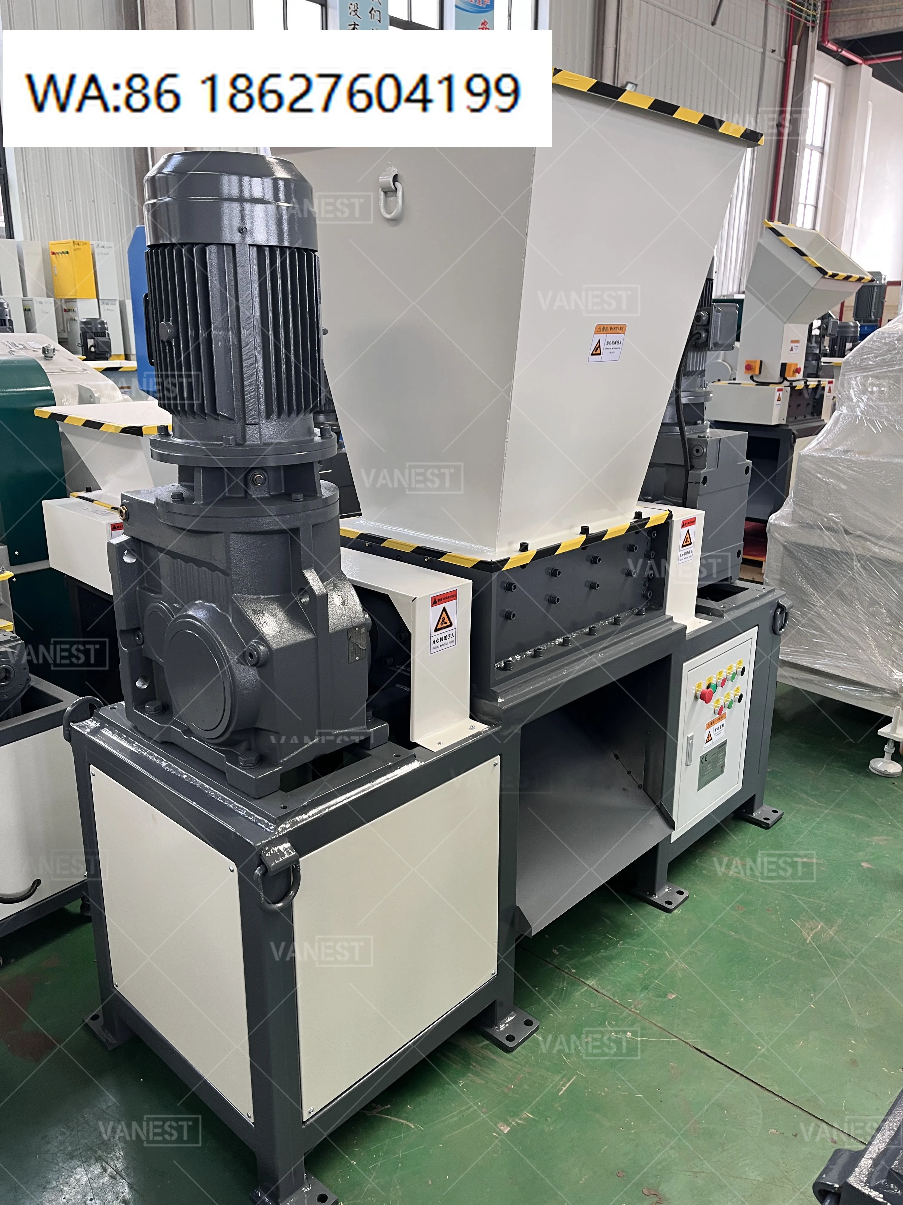 Équipement de broyage industriel à alimentation stable, broyeur double usage pour cartons et ferraille, recyclage des déchets à vendre