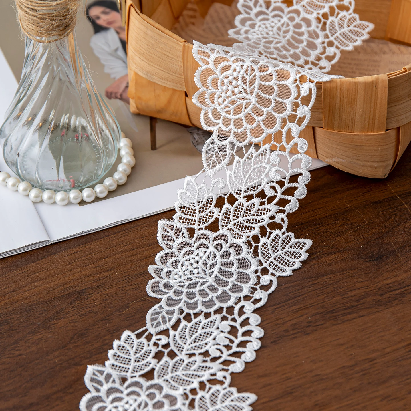 8cm Wide Hollow Out Floral Embroidered White Lace Trim Ribbon Dress Floral Applique Diy Apparel Sewing Fabric Crafts Lace Tape