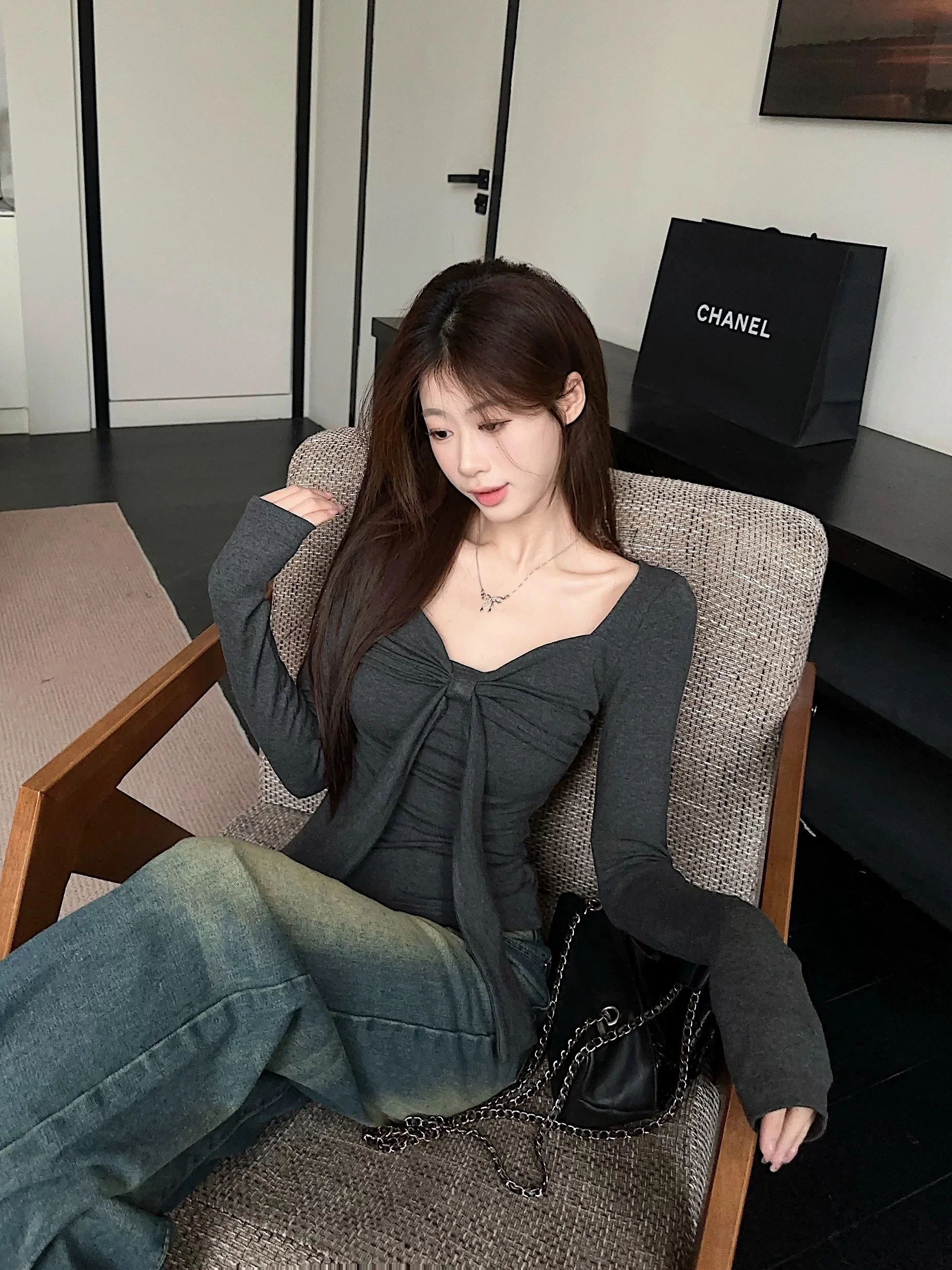 T-shirt da donna lunga Sve di inizio autunno Coreano Sle Slim Fit Strato base irt con nodo V-ne Abbigliamento interno stretto