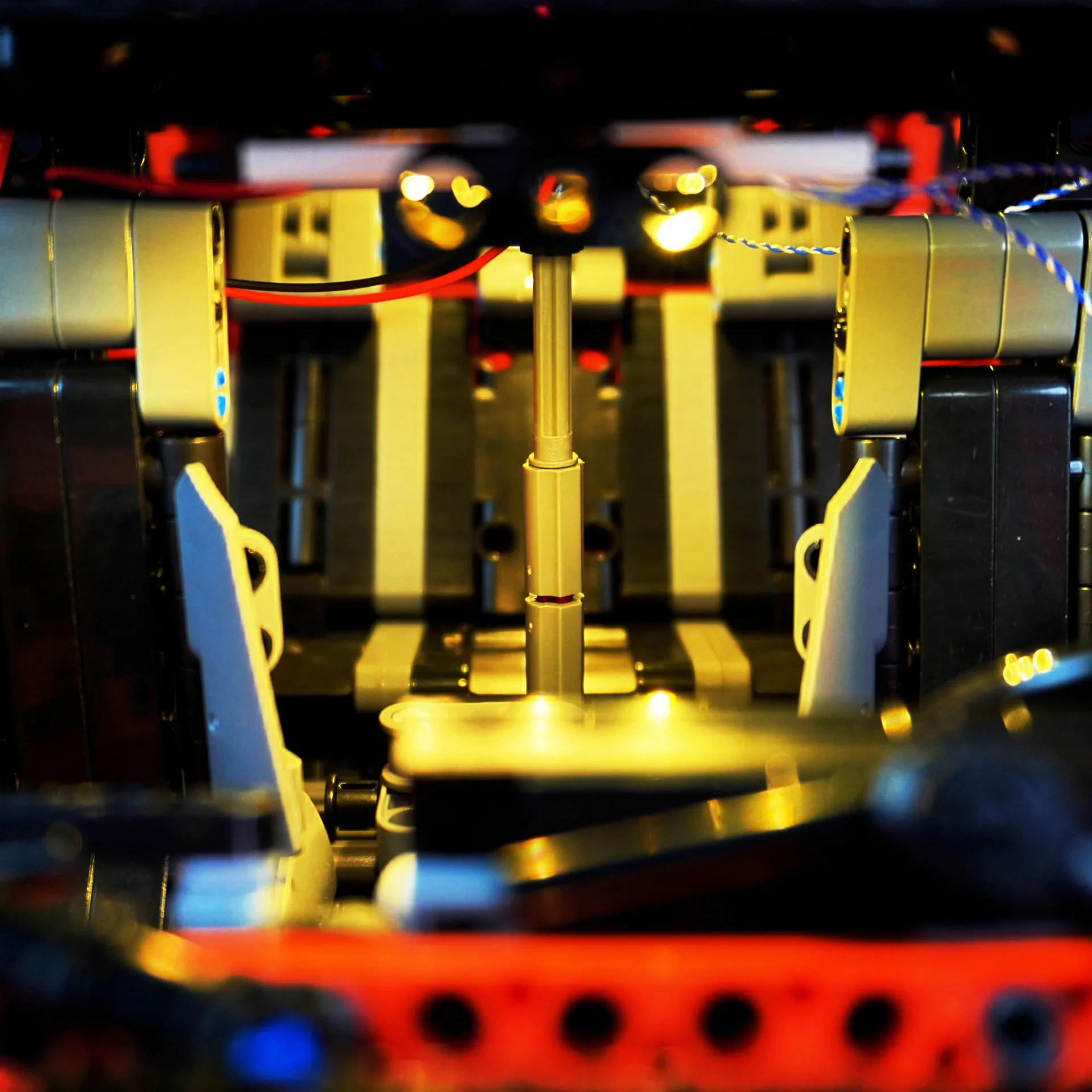 Kit de luces LED DIY para modelo de construcción SUV todoterreno, Compatible con ladrillos estilo 42177 G500, juego de iluminación con control remoto