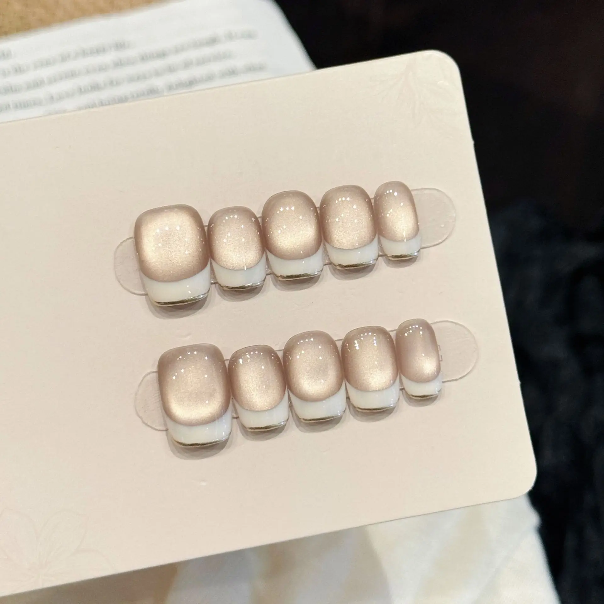 10pcs Simple White French Style Press On Nails Handmade Short Square Glass Beads Cat's Eye Fake Nails Solid Color False Nail
