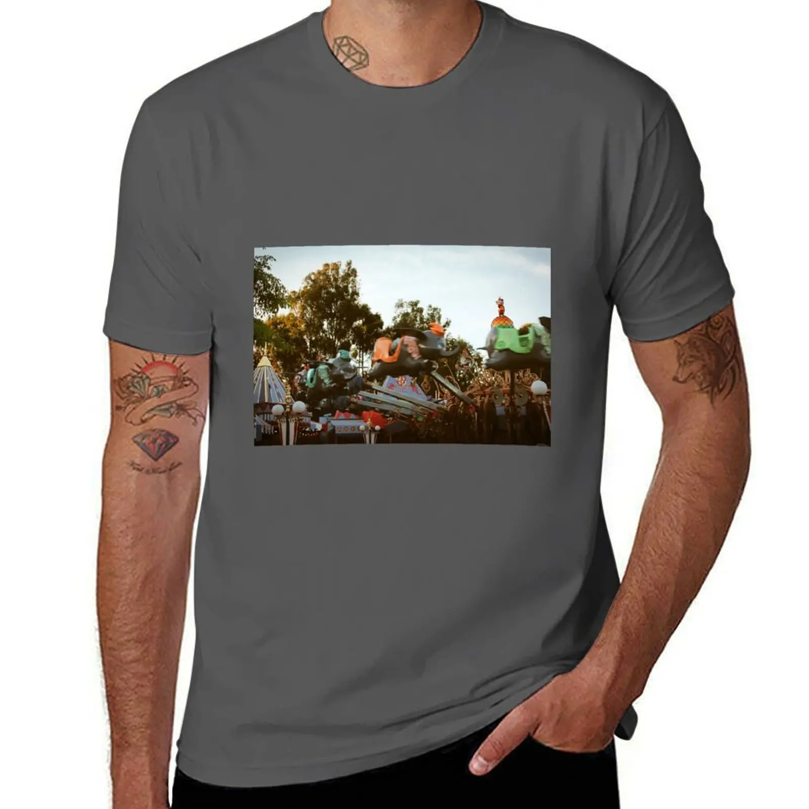 

vintage flying elephant T-Shirt funny t shirts man t shirts for man cotton T-Shirt