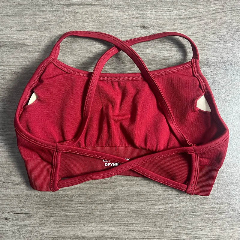 Dynamischer rückenfreier Sport-BH mit Logo, nahtloser Yoga-Top-BH für Damen, mittlere Unterstützung, gepolstertes Gym-Crop-Top, dehnbares Fitness-Sport-Top