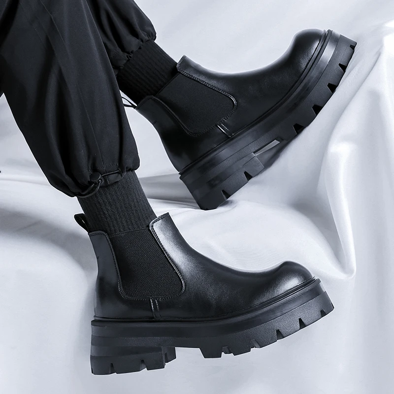 Black Autumn and winter men\'s boots Fashionable minimalist design style Outdoor daily leisure business party Adult office shoes