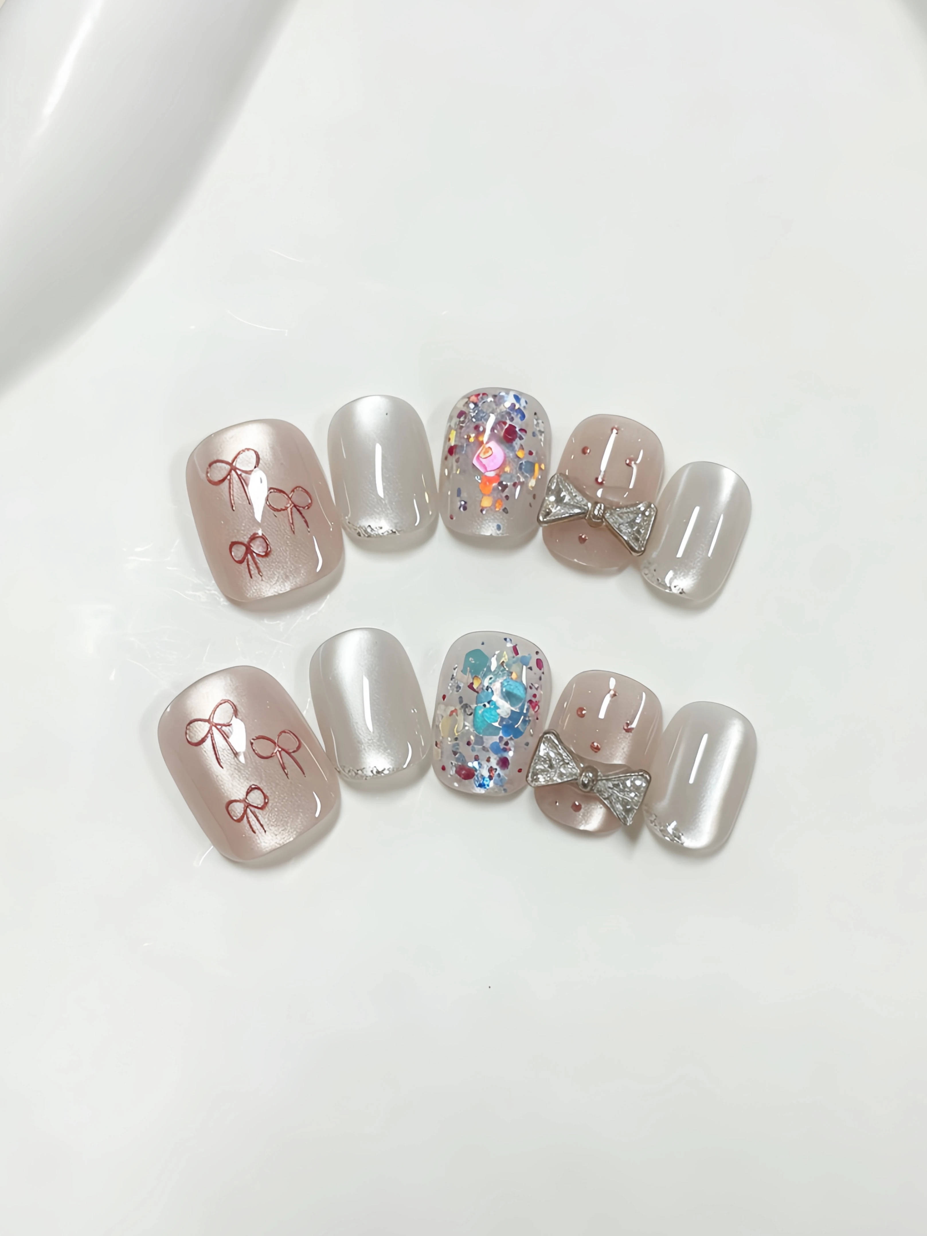 10 Short Square Round Nails, Iridescent Glitter Gold French Edge Pure Sweet Girl Nail Stickers, Ins Niche High-End Nail Art