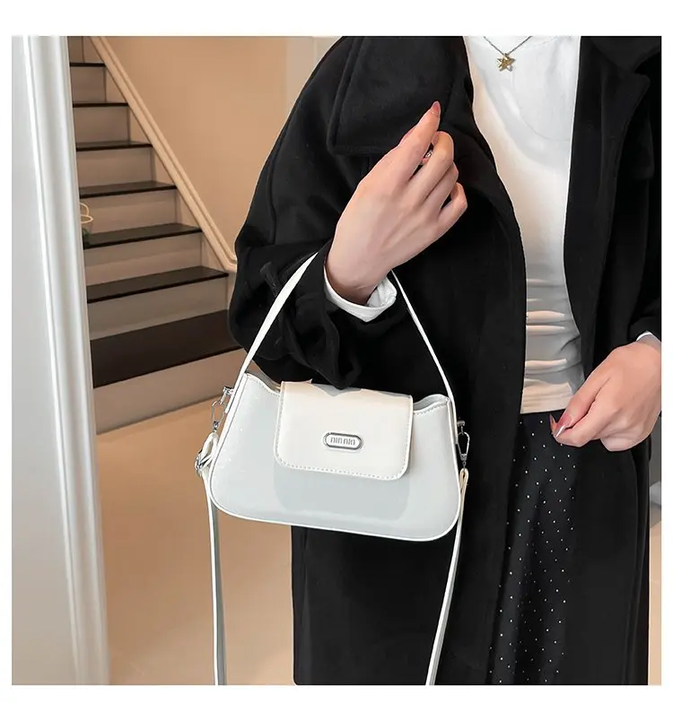 

Vintage Simple Leather Handbag For Women Luxury Designer Crossbody Large Capacity Elegant Diaper Bag For Commuter Textured Tote