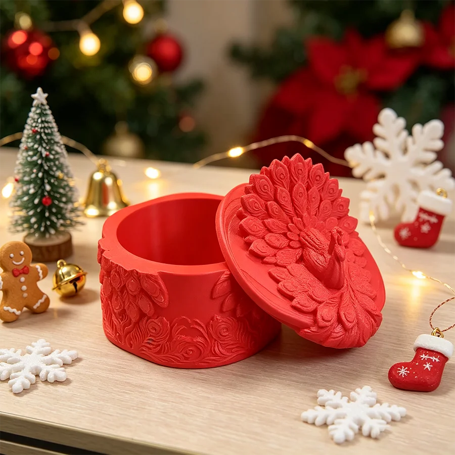 Red Peacock Embossed Jewelry Box with Lid, a Luxurious and Atmospheric Storage Container for Bedroom Dressing Tables. the Three-Dimensional Peacock Design Enhances the Appearance and Warmth of the Desktop. It Can Store Small Items Such as Rings, Earrings, Necklaces, and Hair Accessories. Exquisite Craftsmanship with a Matte Finish and Premium Texture. Suitable as a Holiday Gift for Girls, a Keepsake, or a Decorative Item for Bedroom Dressing Tables. It Effectively Organizes Scattered Jewelry and Keeps the Desktop Tidy, While Adding a Vintage and Luxurious Atmosphere to the Space