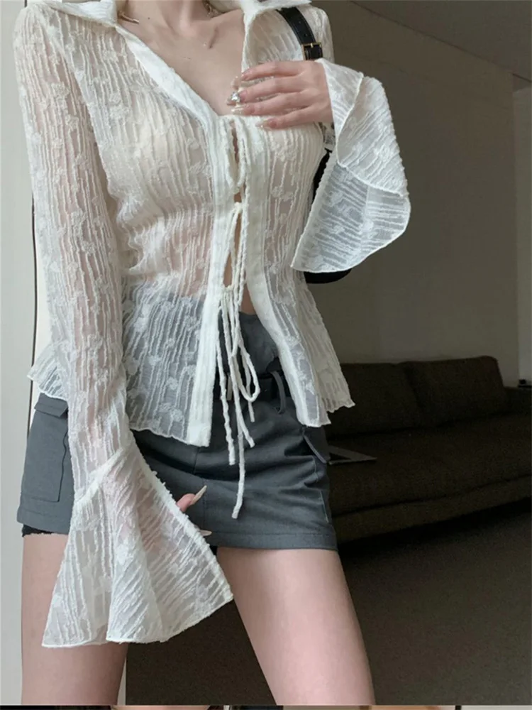 春夏メッシュレースアップカーディガン女性韓国のセクシーな中空シフォン日焼け止めブラウスファッションフレアスリーブ薄型シャツトップス