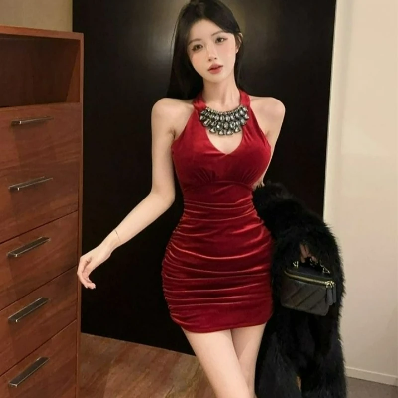 2026 خريف/شتاء موضة جديدة سيدة فرنسية نمط مثير مرصع بالألماس المخملية انقطاع التخسيس شكل المناسب فستان للنساء #1