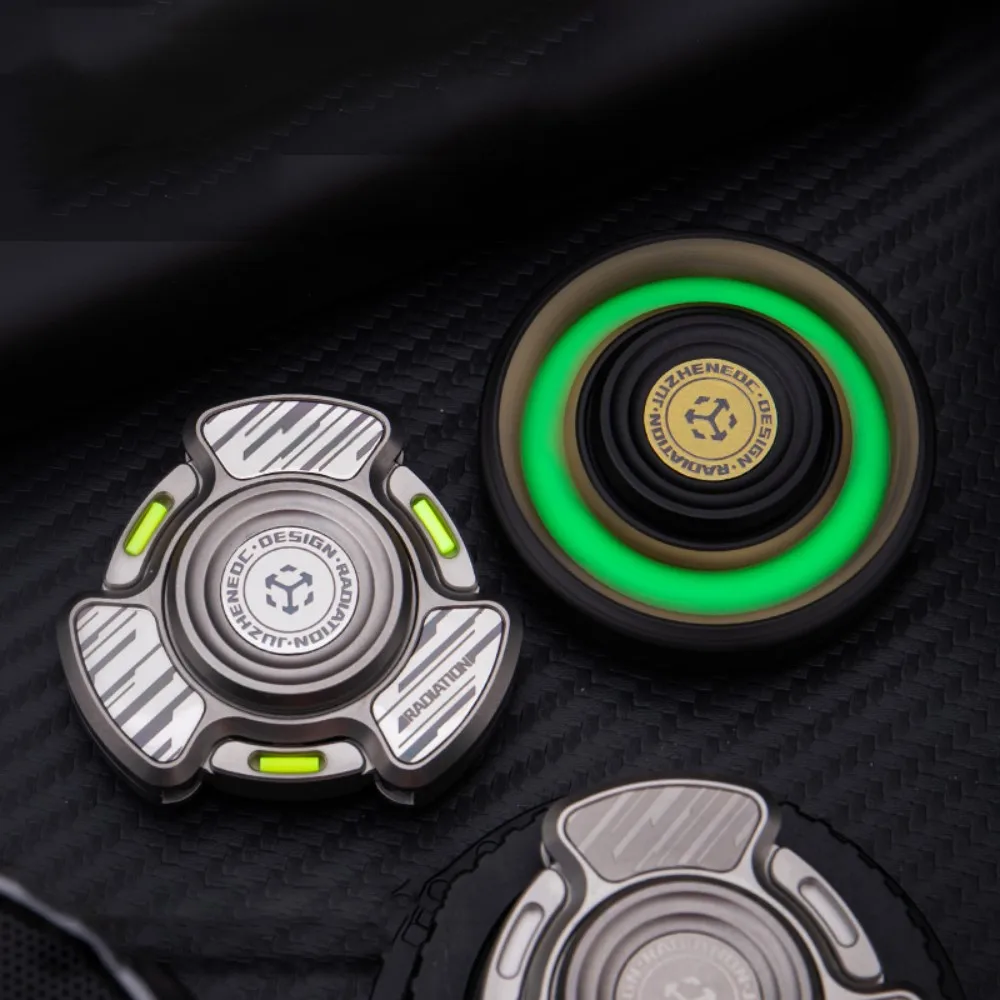 JUZHEDC Radiazione Fidget Spinner All'interno Chiodo Aperto Giroscopio Ansia Giocattoli Agitarsi Spinner Metallo Ansia Sollievo Gadget