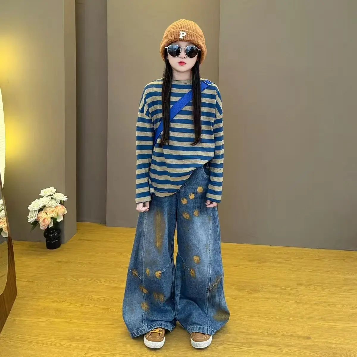 

Girls' Autumn Set 2026 New Fashionable Medium sized Children's Striped Loose Top Fashion Jeans Two Piece Set Trendy