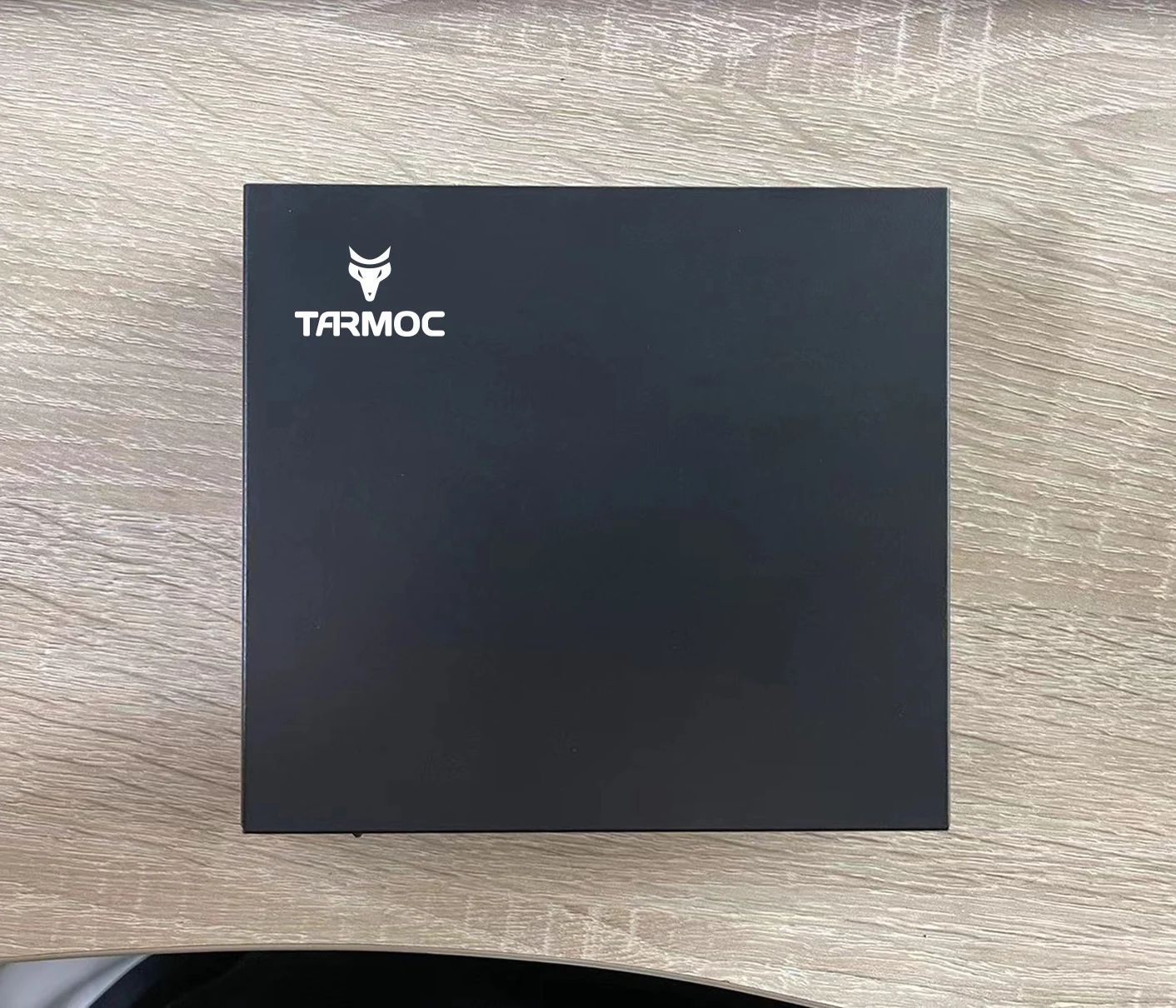 Tarmoc POE Switch 4 Port 1Gbps, 8KV Surge Protection，VLAN（Port Isolation) support TSW-1004-1G1S-52W