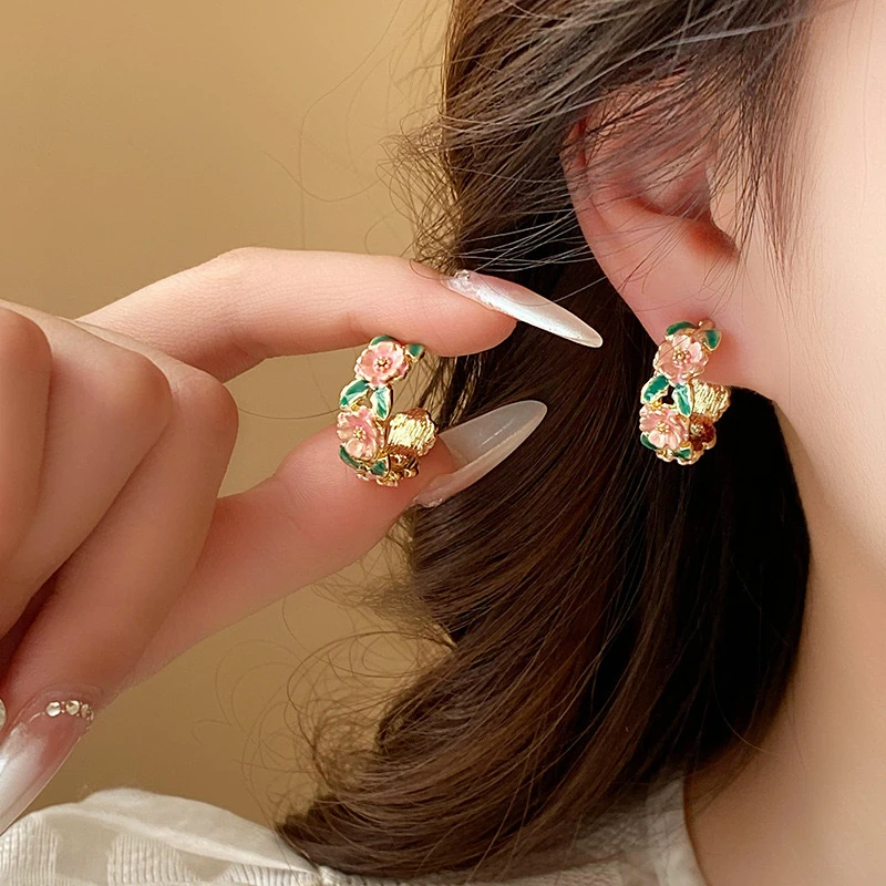 Sweet Pink Flower Stud Earrings for Women Green Enamel C-shaped Lovely Summer Beach Vacation boucle d’oreille femmes 2024 new