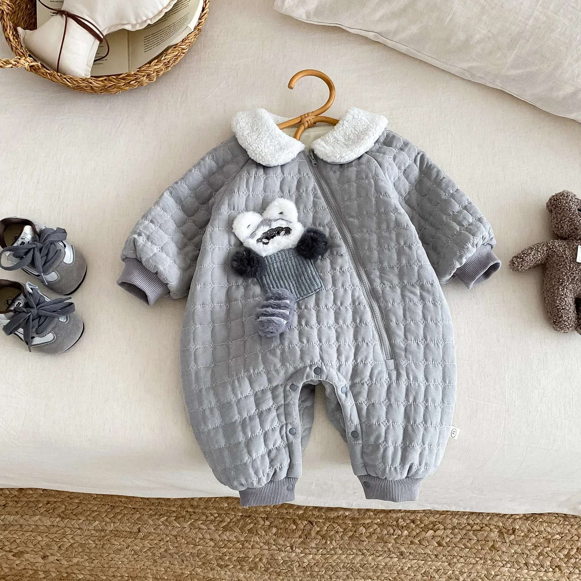 

Новинка 2023 года, зимний детский комбинезон с милыми мультяшными животными, утепленный комбинезон для младенцев, теплый цельный наряд с флисовым воротником для новорожденных