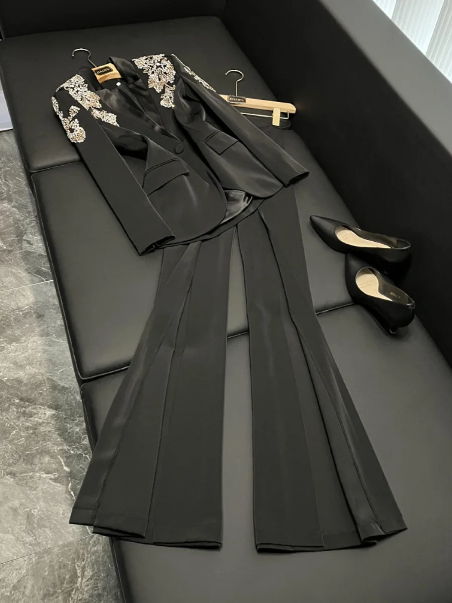 

Heavy-Embroidered Diamond-Encrusted Stand-Collar Suit Jaet And Split-Leg Pants Ensemble Celebri Faion A0455