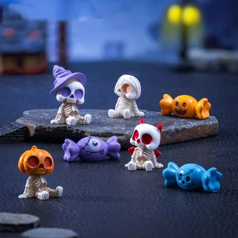 Halloween Miniature Figurine Bone Skull Coffin House Chair Halloween Mini Resin Cartoon Scary Ghost Statue Party Ornaments