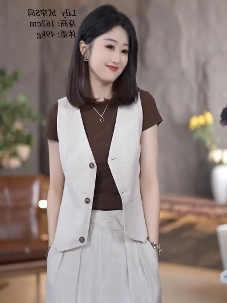 

Sleeveless Vest for Women Commute Style Layering Fashion Slimming Top Button Detail Pure Color 25-29 Years Old