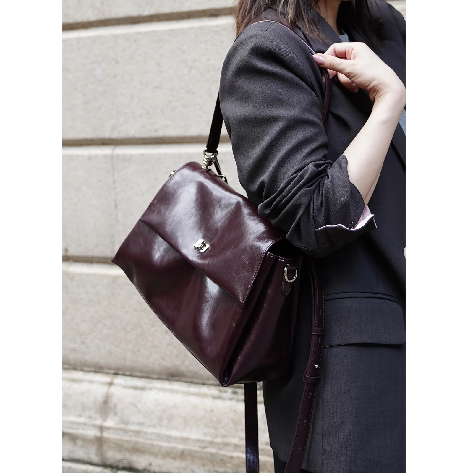 

Faionable Leather oulder Bag Women's Large Capaci Tote Bag Simple Street Sle Cool Wind Menger Bag Magnetic Bule