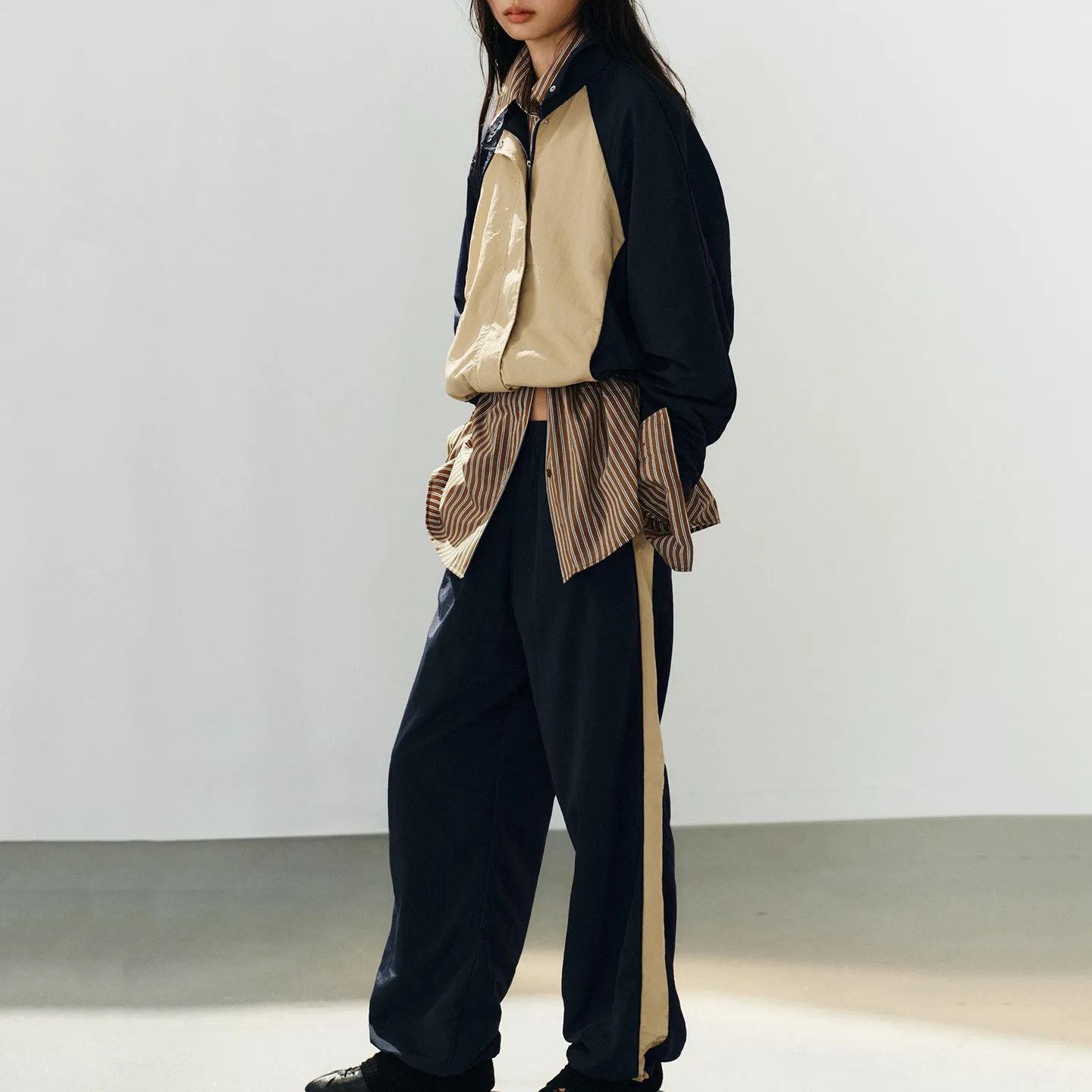 Women's Long Sleeve Stand Collar Patchwork Jacket Outerwear with Side Stripe Decorative Pants Fashionable Two-Piece Set Autumn