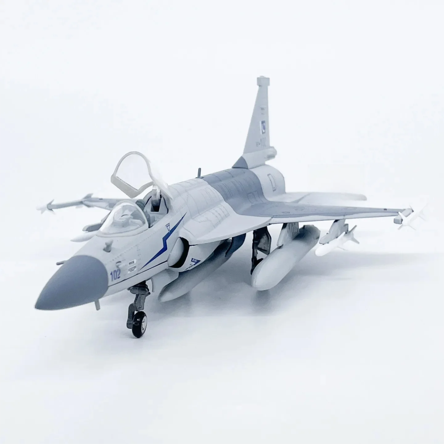 1/72 Scale JF-17 Fighter Jet Aircraft Diecast FC-1 Alloy Simulation Airplane Model Static Collection Ornament Gift With Stand