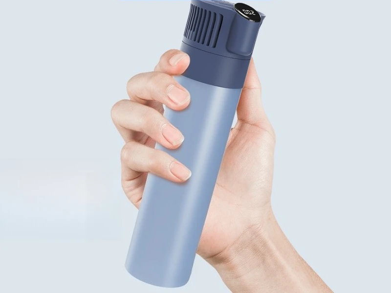 Portable rechargeable car mini refrigerator for medicine can be put on the plane refrigeration cup