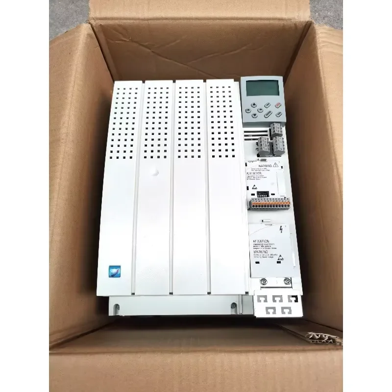 Lenze 8200 vector inverter 15kw 400v three-phase Ip20 E82ev153k4b201