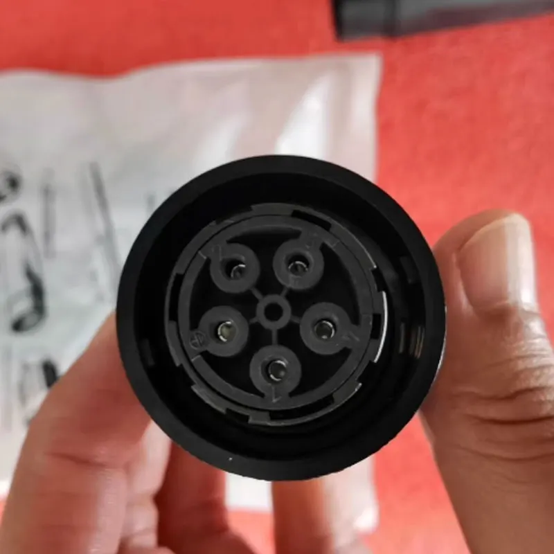 

Three-Phase, 5-Pin Plug-in Terminal Block (by Amphenol) for Huawei Sun2000-28kW Solar Inverter