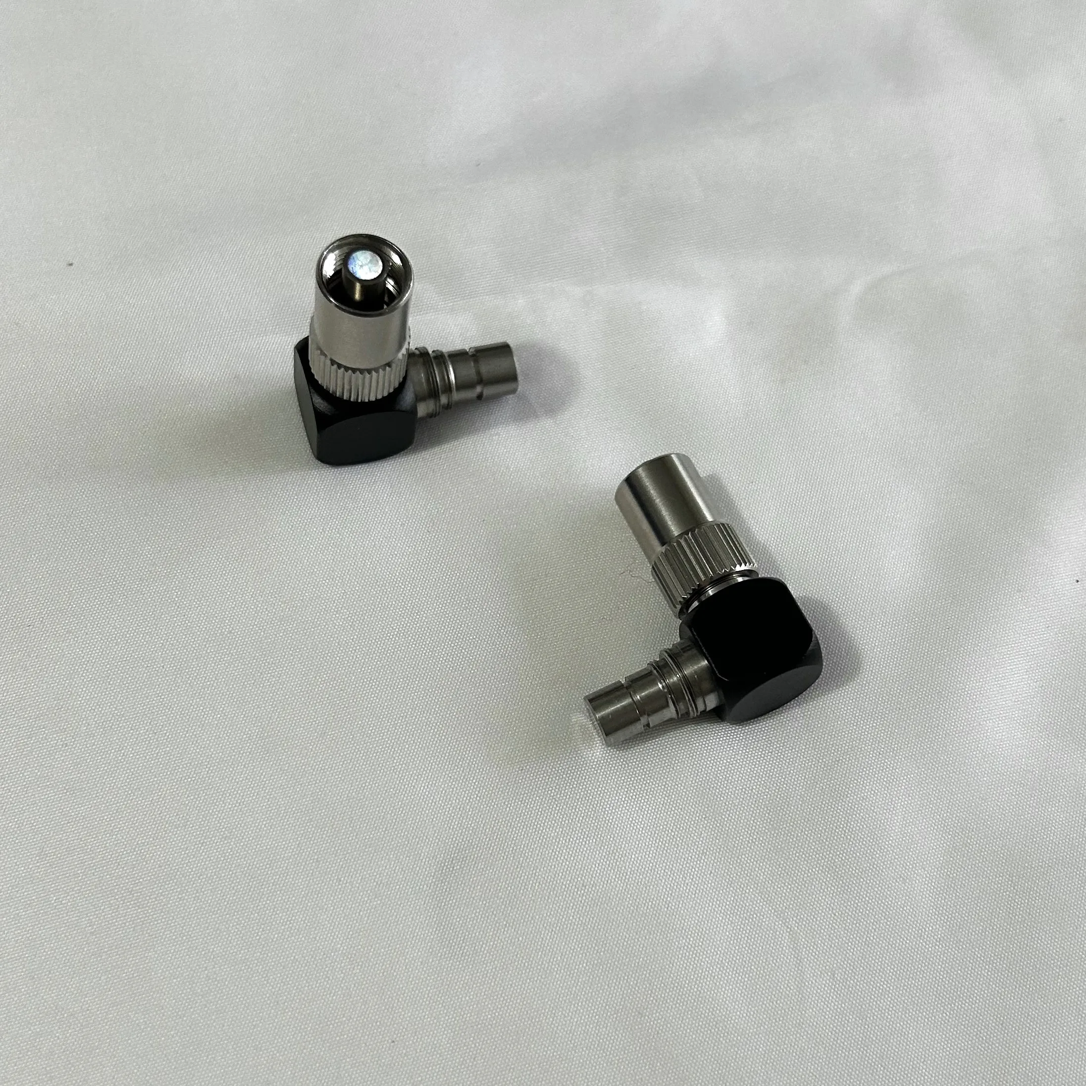 Cold Light Source Fiber, Right Angle Interface, Endoscope Guide Beam of Light Adapter 90 Degree Adapter