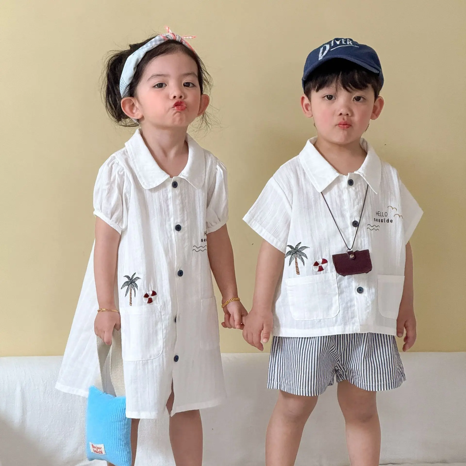 

Летний новый комплект детской одежды 2026: футболка с коротким рукавом и шорты для мальчиков и девочек, парные наряды для брата и сестры, комплект из двух предметов