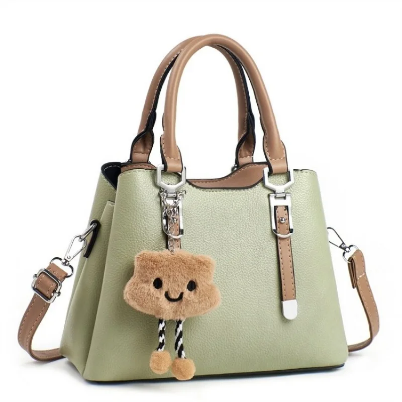 

Элегантная женская сумка-хобо с напуском силуэта и удобным плечевым ремнем для ежедневного использования